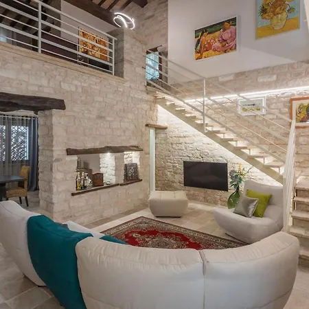 Azzurra Вилла *