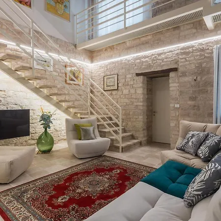 Azzurra Вилла *